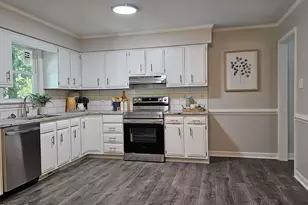 5904 Applewood Ln, Raleigh, NC 27609 - Photo 3