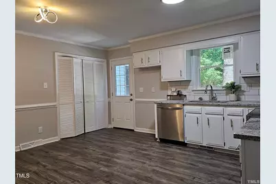 5904 Applewood Lane, Raleigh, NC 27609 - Photo 5