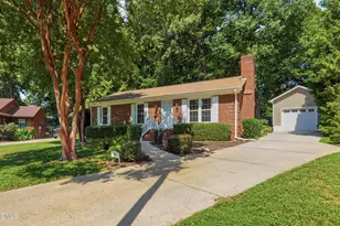 701 N Dale Ct, Burlington, NC 27215 - Photo 3