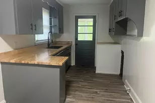 504 Powell St, Henderson, NC 27536 - Photo 7