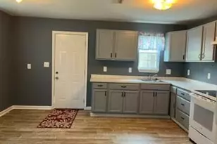 132 S Elizabeth St, Henderson, NC 27536 - Photo 3