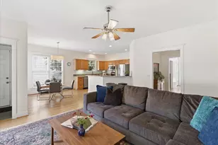913 Edgewater Cir, Chapel Hill, NC 27516 - Photo 11