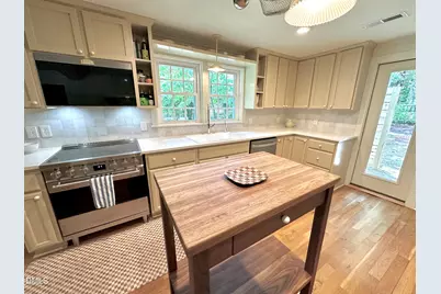 107 E Poplar Avenue, Carrboro, NC 27510 - Photo 9