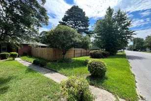 612 W Noble St, Selma, NC 27576 - Photo 9