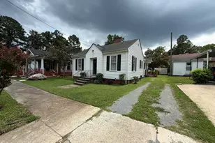 304 E Woodall St, Smithfield, NC 27577 - Photo 3