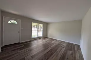 118 E McIver St, Zebulon, NC 27597 - Photo 5