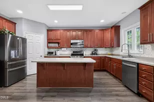 100 Drakeshire Ct, Morrisville, NC 27560 - Photo 9