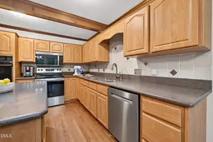 105 Dewberry Ct, Cary, NC 27518 - Photo 21