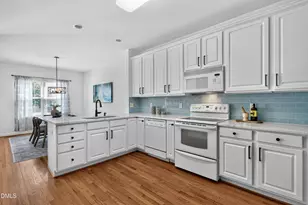264 Hbr Crk Dr, Cary, NC 27511 - Photo 17