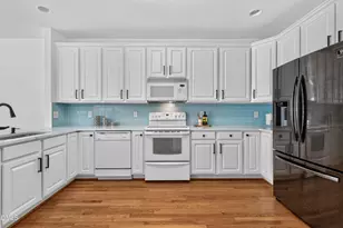 264 Hbr Crk Dr, Cary, NC 27511 - Photo 15