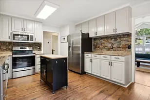 8121 Owenston Ct, Raleigh, NC 27612 - Photo 3