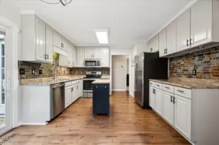 8121 Owenston Ct, Raleigh, NC 27612 - Photo 9