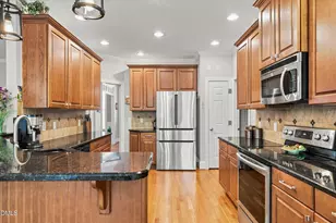 2409 Thurrock Dr, Apex, NC 27539 - Photo 3