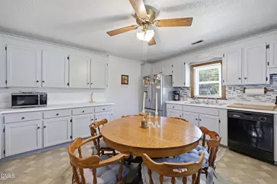 734 S Wakefield Street, Zebulon, NC 27597 - Photo 17