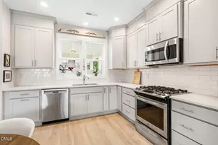 186 Bluffwood Ave, Chapel Hill, NC 27516 - Photo 9