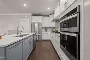 10210 Sablewood Dr, Raleigh, NC 27617 - Photo 13