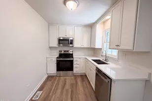 7333 Barberry Ct, Raleigh, NC 27615 - Photo 9