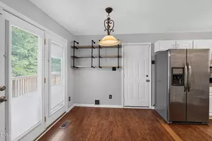 1404 Poplar Ridge Rd, Fuquay-Varina, NC 27526 - Photo 5