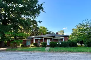 114 College St, Warrenton, NC 27589 - Photo 1