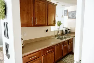 312 Crestview St, Sanford, NC 27330 - Photo 7