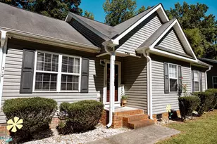 312 Crestview St, Sanford, NC 27330 - Photo 1