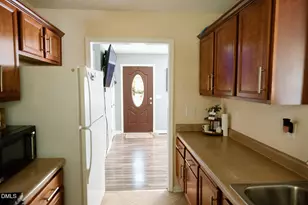312 Crestview St, Sanford, NC 27330 - Photo 9