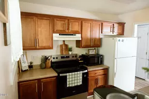 312 Crestview St, Sanford, NC 27330 - Photo 5