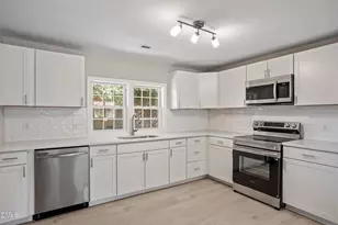 604 E Townsend St, Dunn, NC 28334 - Photo 9