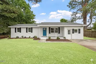 601 West Street, Selma, NC 27576 - Photo 1