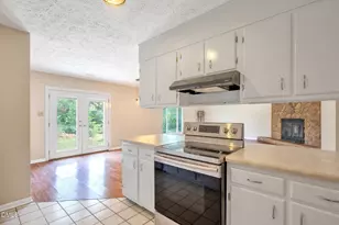 6920 Skyhawk Dr, Fayetteville, NC 28314 - Photo 7