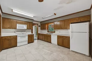 4900 Larchmont Dr, Raleigh, NC 27612 - Photo 11