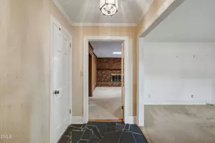 4900 Larchmont Dr, Raleigh, NC 27612 - Photo 5