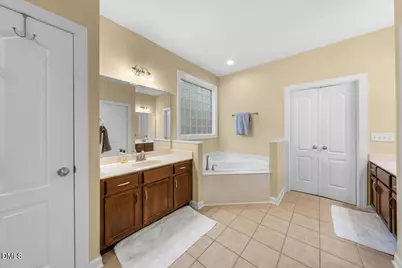 605 N Scotswood Boulevard, Hillsborough, NC 27278 - Photo 23