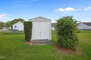 201 Bishop Ln, Dunn, NC 28334 - Photo 23
