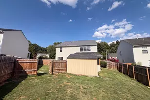 2618 Dutch Grove Cir, Raleigh, NC 27610 - Photo 5