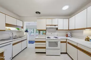 306 Plainview Ave, Raleigh, NC 27604 - Photo 11