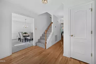 505 Heathridge Ln, Cary, NC 27513 - Photo 9