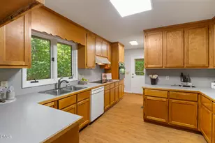 9021 Collins Creek Dr, Chapel Hill, NC 27516 - Photo 9