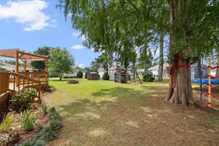 1002 E Maplewood Dr, Benson, NC 27504 - Photo 39