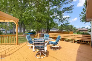 1002 E Maplewood Dr, Benson, NC 27504 - Photo 43
