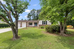 1002 E Maplewood Dr, Benson, NC 27504 - Photo 3