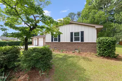 1002 E Maplewood Drive, Benson, NC 27504 - Photo 5