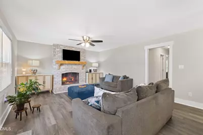 1002 E Maplewood Drive, Benson, NC 27504 - Photo 9