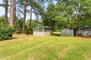 818 Van Warren Rd, Roanoke Rapids, NC 27870 - Photo 5