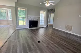 105 Bryant Dr, Smithfield, NC 27577 - Photo 7