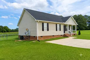 106 Kristina Dr, Selma, NC 27576 - Photo 3