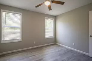 409 Sage Rd, Chapel Hill, NC 27514 - Photo 5