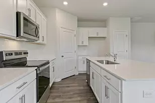 228 Chapel St, Fuquay Varina, NC 27526 - Photo 5