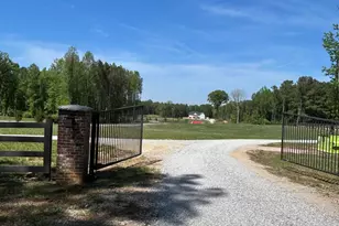 40 Bealy Farm Rd, Zebulon, NC 27597 - Photo 11