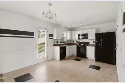 707 Bentley Lane, Burlington, NC 27217 - Photo 7